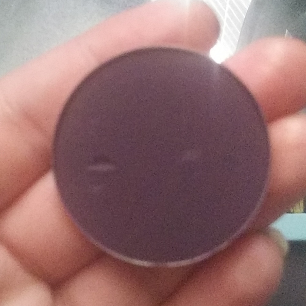 Juvias place single shadow in empress